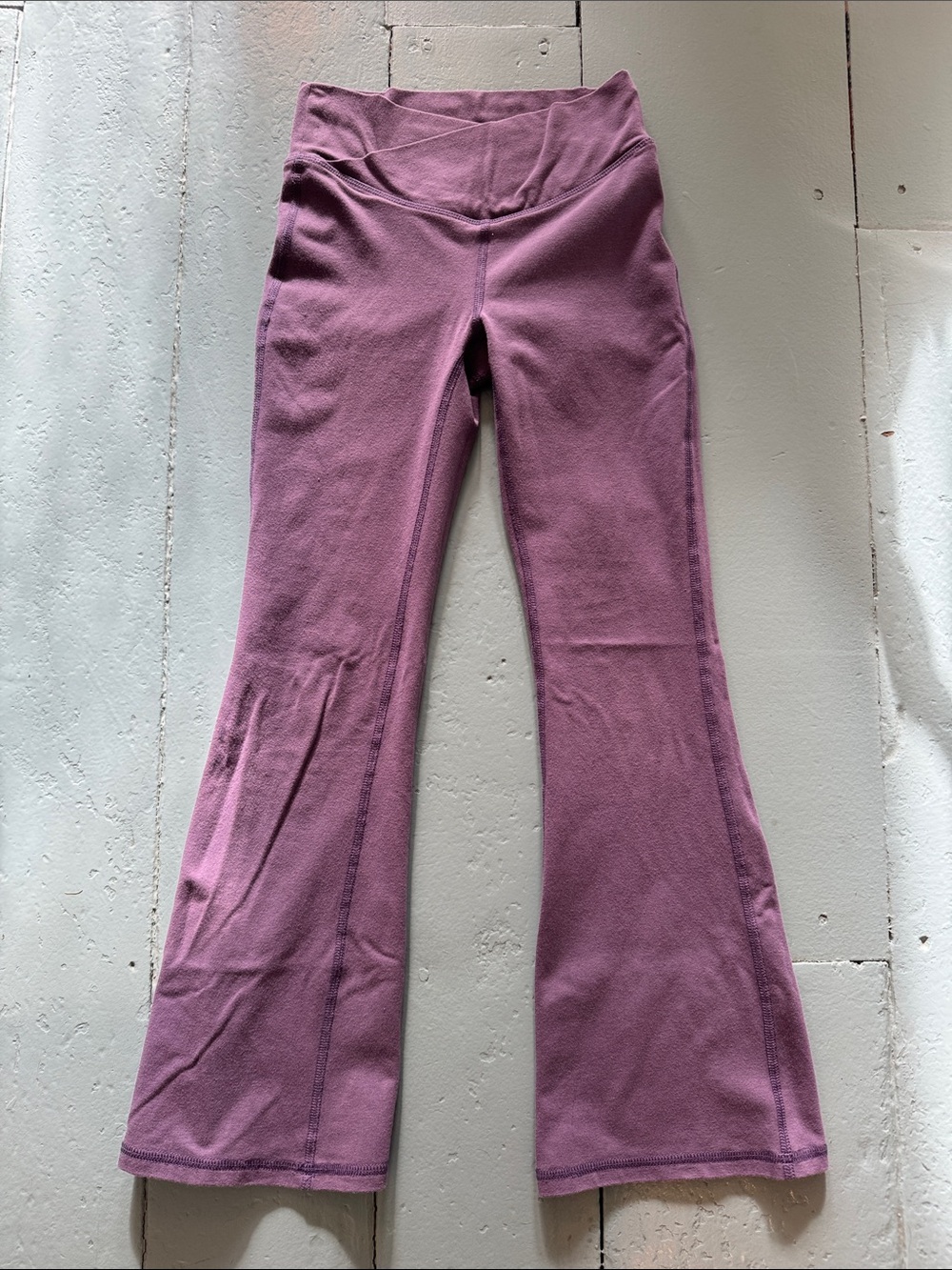 Old navy active power chill Girls' Flare Yoga Pants - medium